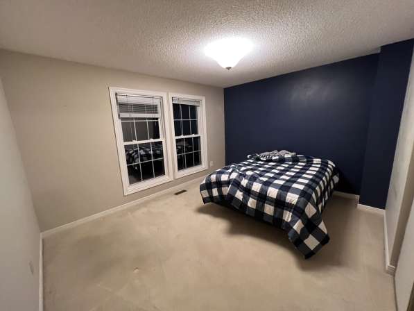 🇨🇦网红老街Unionville 里的漂亮house整栋出租  有大客厅，豪华厨房，自带超大泳池