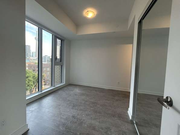 即住Bathurst/Richmond 3房3浴厕, $4300/月包车位