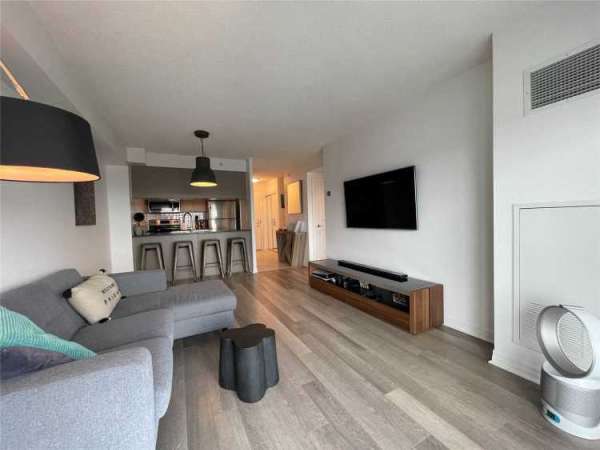 North York 近401/404 Fairview mall 1+1 condo 出租