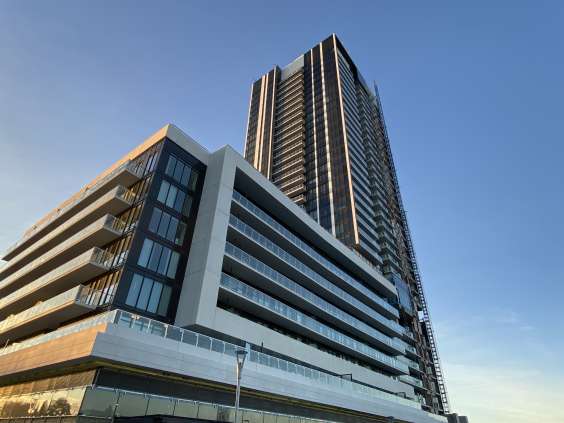 多伦多北约克2Bed+1den 2bath Condo出租 包车位水电暖气网络
