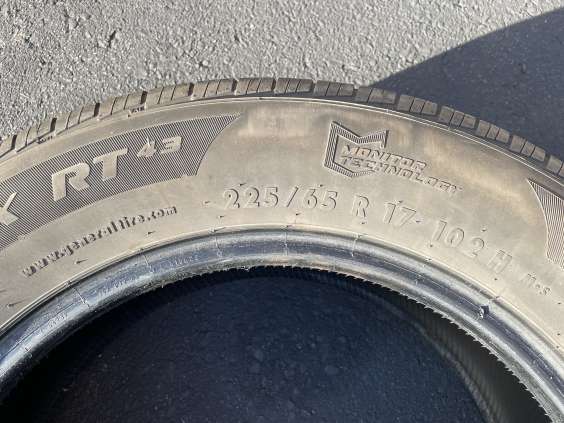 225/65R17 all season tire,