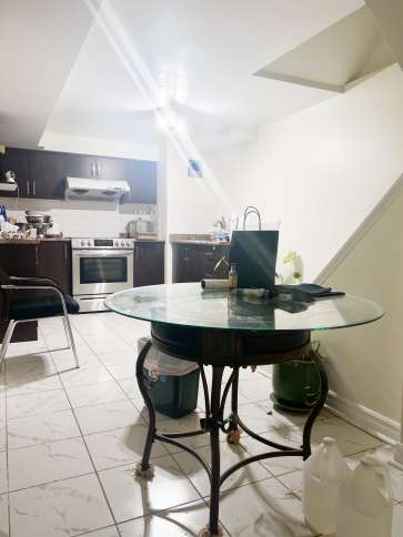 McCowan&16th 分门地下室出租，包水电网络，一个车位，房东很nice，需要请联系64789