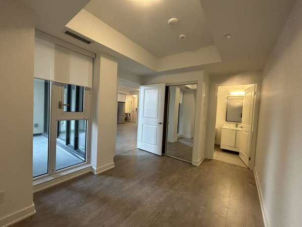 即住Bathurst/Richmond 3房3浴厕, $4300/月包车位