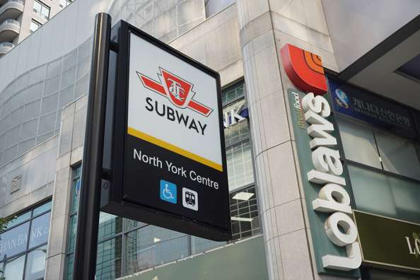 租Yonge/Empress north york center 地下一层车位