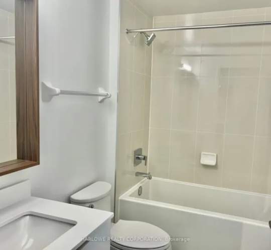 DT市中心2+1全新condo 出租，租金3500即住