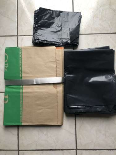 16個大小垃圾袋和2個大树葉袋 共$2