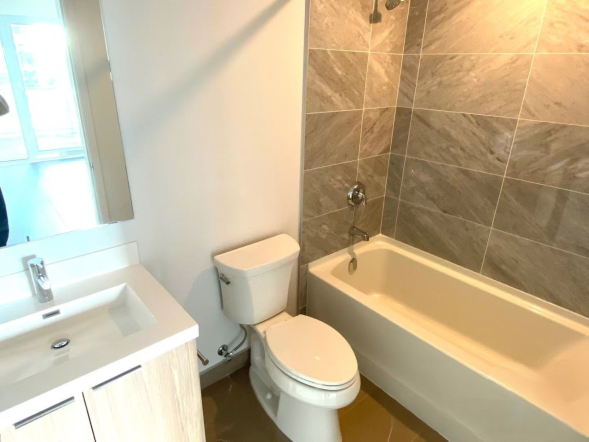 多伦多北约克2Bed+1den 2bath Condo出租 包车位水电暖气网络