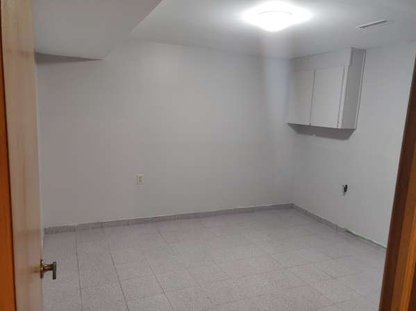 Warden/Steeles 分门地下室出租 两室一卫一厨