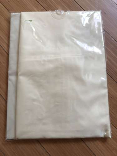 全新淡黄色浴缸帘 $3