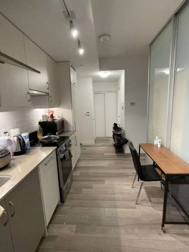 多大市区校园门口 1+1 condo 出租