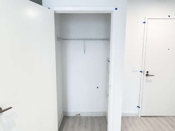 多伦多市中心1房+1 Den 1卫全新AA公寓出租 University & Dundas