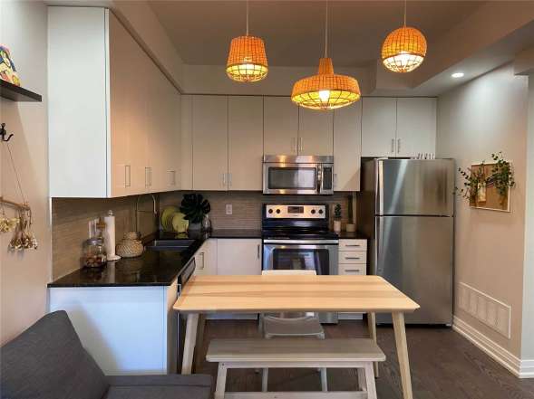 万锦 Markham Townhouse/独立屋出租 - Kennedy/16th