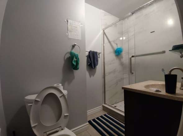 北约克独立屋二楼单间出租