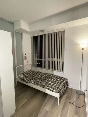 多大市区校园门口 1+1 condo 出租