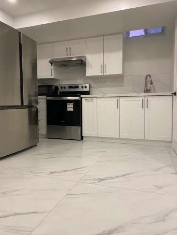 Berzy 万锦16th ave and Kennedy Rd 全新地下室装修整层出短租1个月
