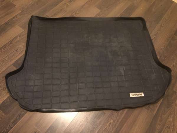 SUV 行李厢大膠墊$80