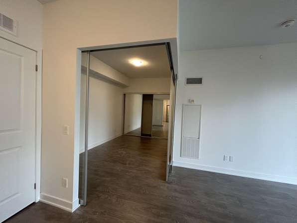 即住Bathurst/Richmond 3房3浴厕, $4300/月包车位
