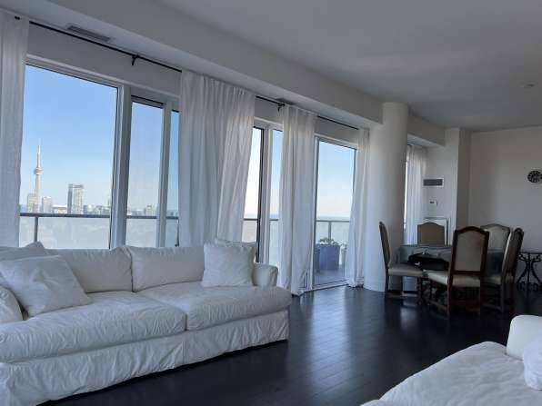 多伦多大学U Condo1080 Bay St.4401 主卧招租