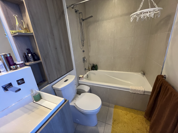 Downtown Condo 主卧出租