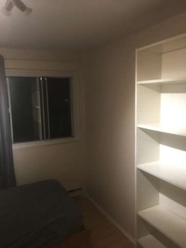 Finch/Leslie 镇屋2楼单间