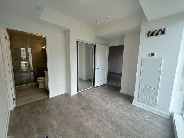 即住Bathurst/Richmond 3房3浴厕, $4300/月包车位