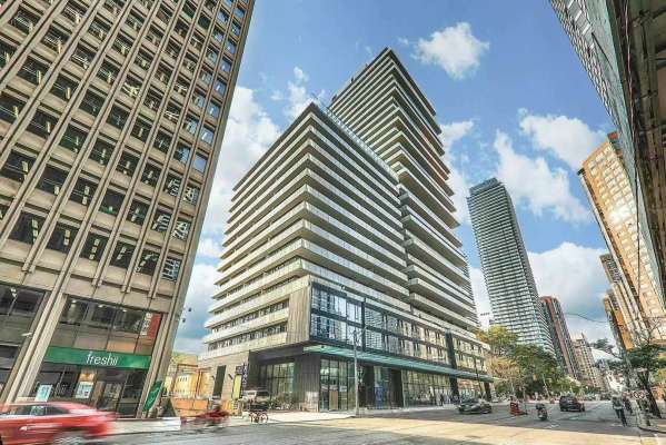 Bay and Wellesley - 57 st Joseph 3室一厅公寓分租主卧