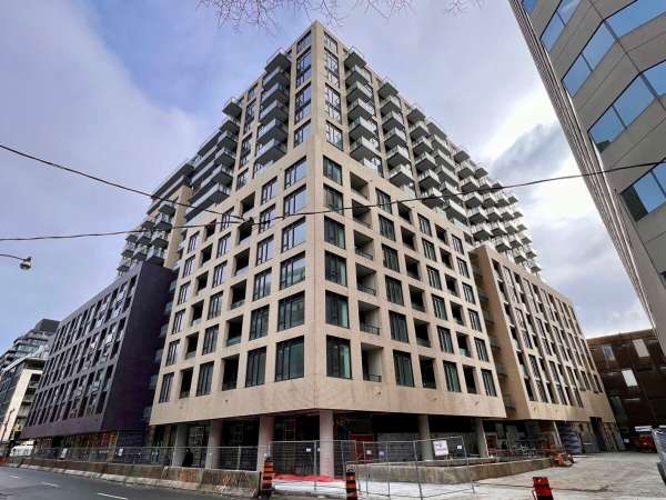 即住Bathurst/Richmond 3房3浴厕, $4300/月包车位