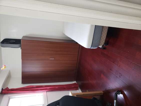 1st floor 2 bedroom unit for studentsAvailable fro