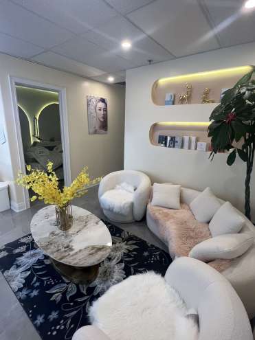 医学美容店招租养生1/月$1500   美甲区招租一/月 $800美