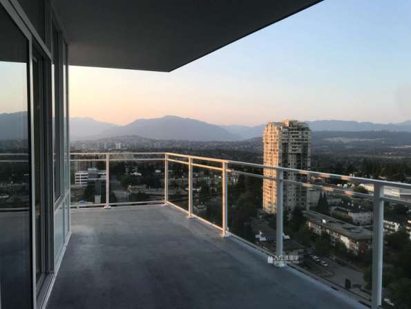 出租本拿比Metrotown带空调两房两卫高档公寓
