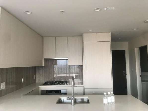 出租本拿比Metrotown带空调两房两卫高档公寓