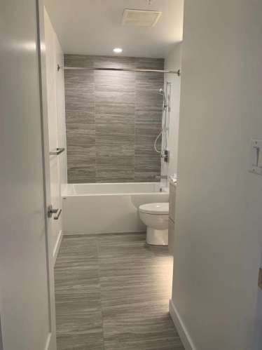 Brentwood Lumina 新一房公寓