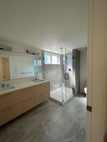Queensboro河邊新Townhouse