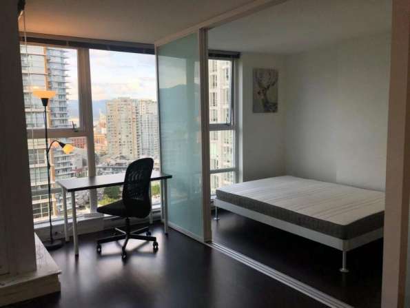 温哥华downtown 一房带家具