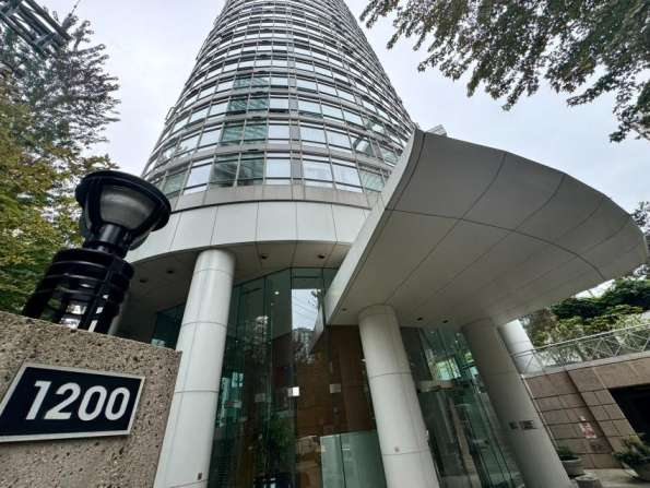 Downtown两房加书房出租
