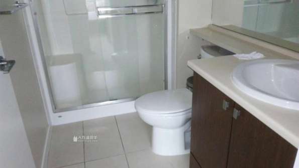 近sfu cc lougheed ma l l高层公寓