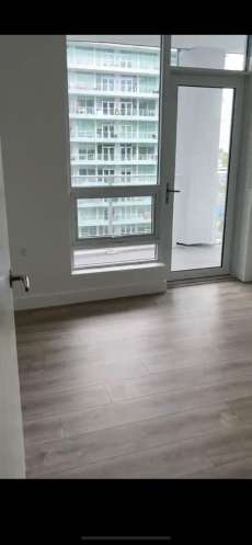 paramount t2 副卧招女室友