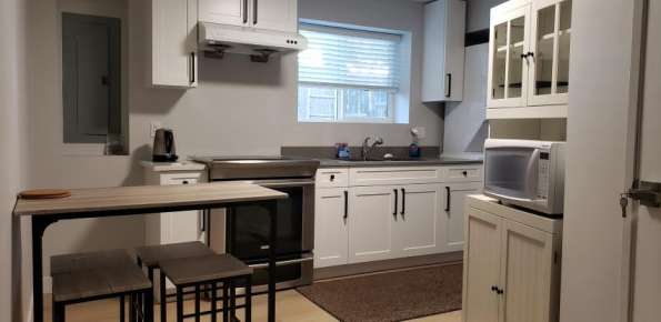Burnaby 兩套房 $1350/套房