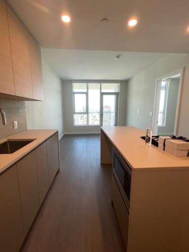 全新高层2b2b本拿比Brentwood