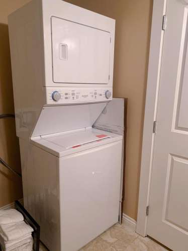 Langley中心独立入户两室带家具