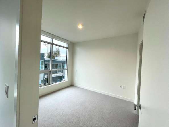 温西37街Cambie Street三房1Den