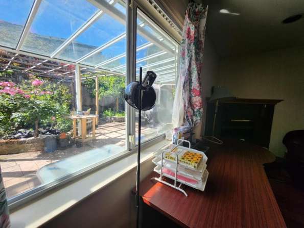 列治文小學旁.近公車市場體育館