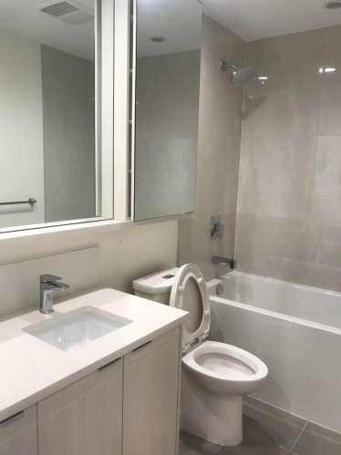 出租Metrotown22楼带冷暖空调公寓