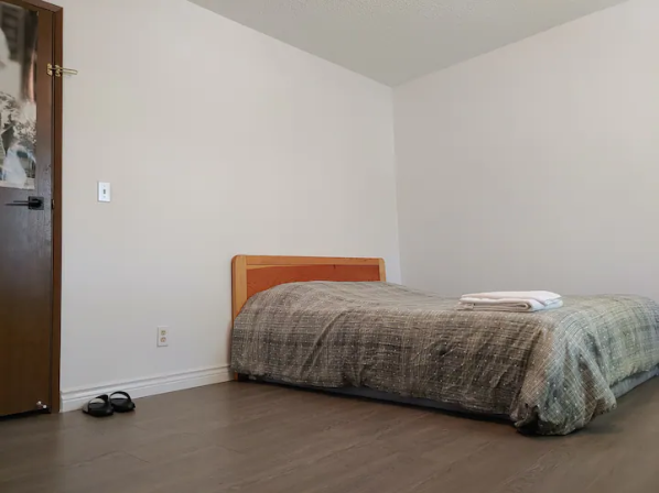 素里市中心House二楼找室友