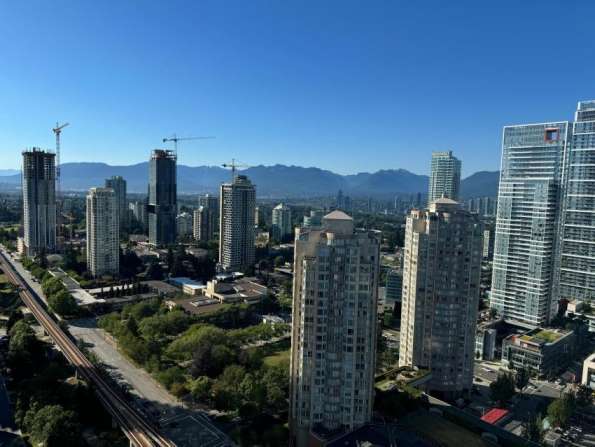 本拿比MetrotownSunTower2房公寓
