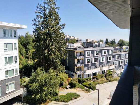 本拿比Burnaby SFU校区山顶公寓