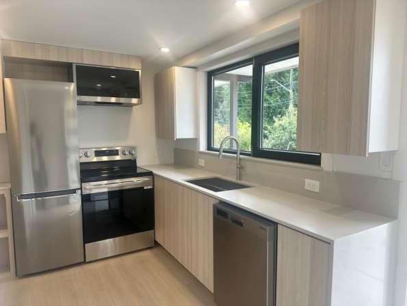 北温 McCartney Creek 公园区域 全新2卧室花园层住宅出租