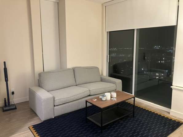 Master room in Metrotown