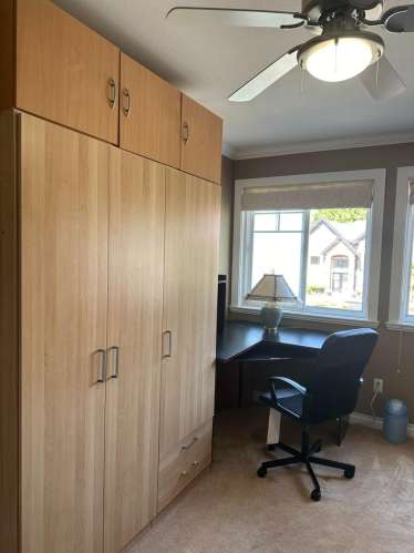 5号路夹Cambie内街独立屋2楼单房