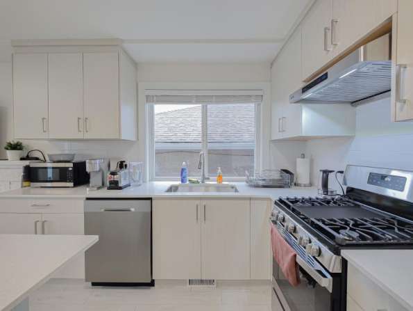 Langara附近2楼套房出租带卫生间